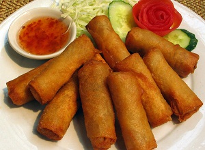 Vegetable spring rolls with sweet n sour sauce